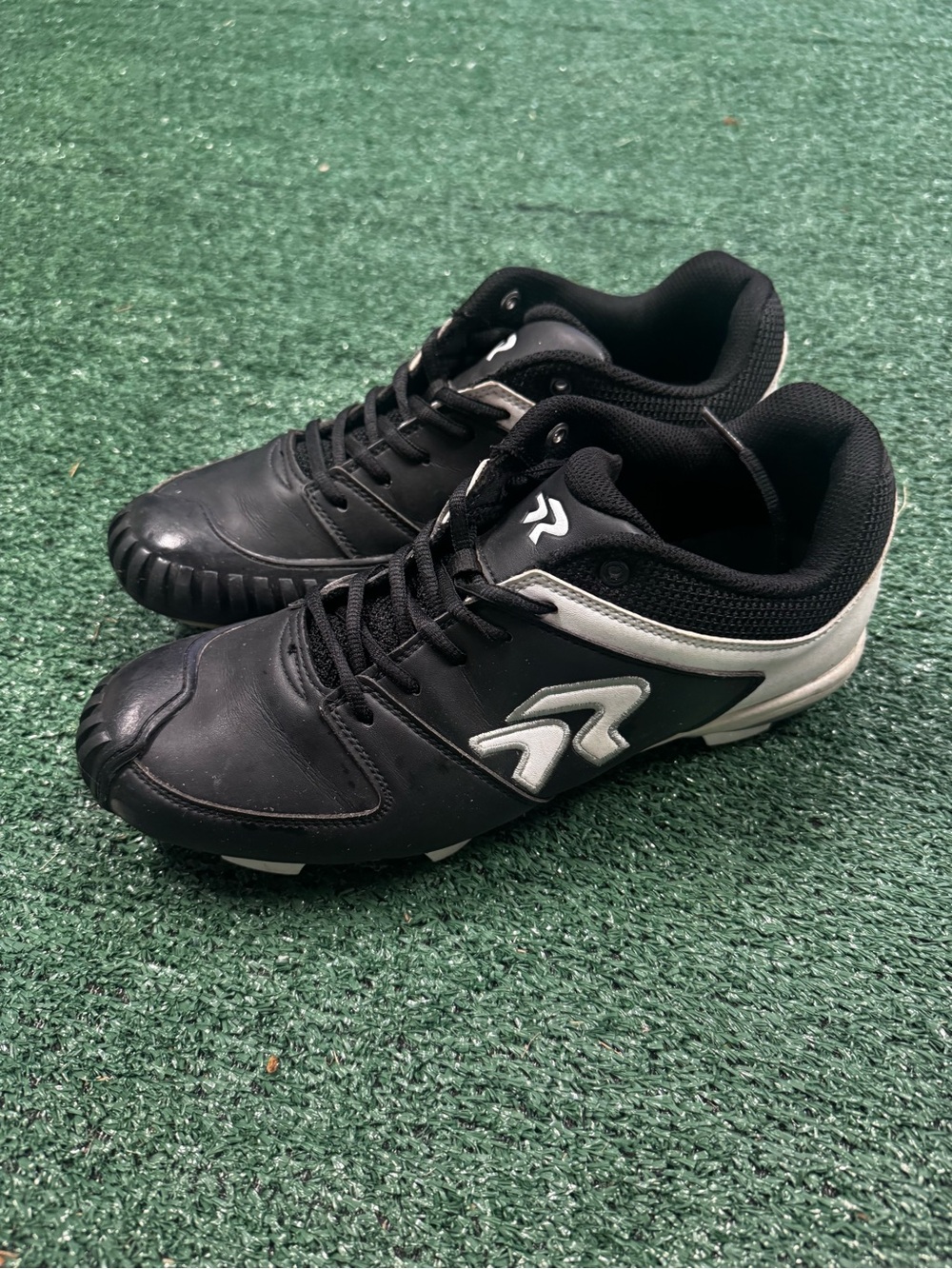 Ringor Molded Softball Cleats with Pitching Toe